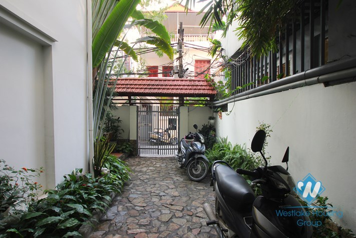 Duplex 01 bedroom apartment for rent in Dao Tan, Hanoi